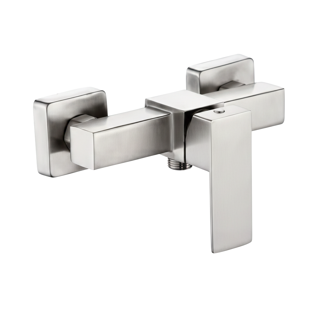 Mitigeur de salle de bain mural finition chrome